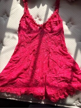 Hillard & Hanson Bright Pink Lace Chemise